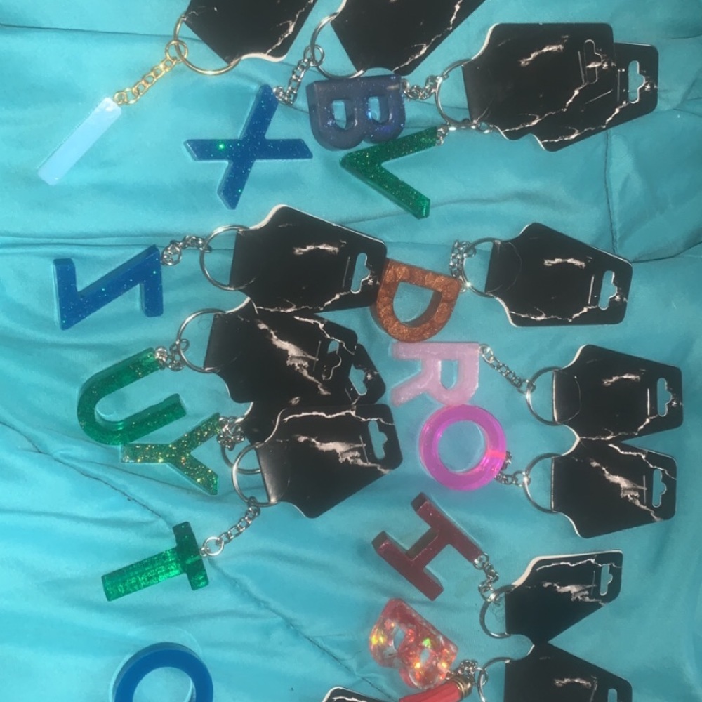 Letter keychains - Picture 2 of 2